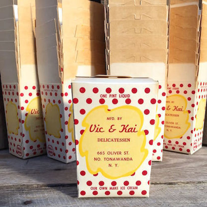 10 VIC KAI DELICATESSEN Deli Box 1940s