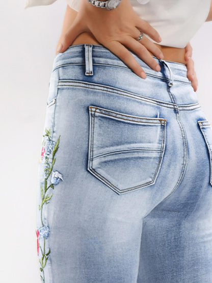 Three-Dimensional Embroidery Jeans