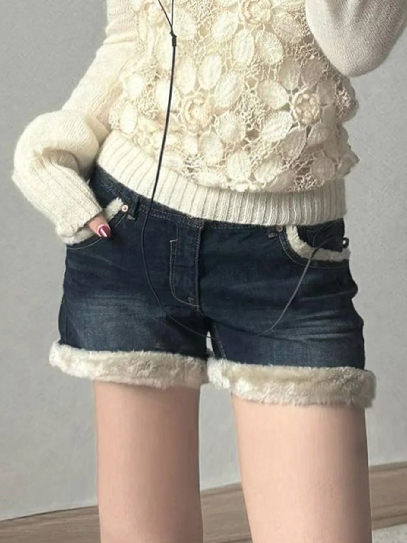 Kawaii Fluffy Trim Mini Jeans Women Chic Gentle Sweet Style Pants Fashion All-Match Blue Short Design