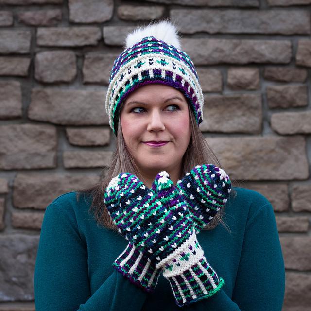 Destination Yarn Knitting Kit Arctic Sky Hat and Mitts Kit - Northern Lights