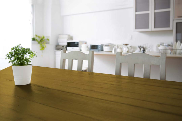 Retique It Multi-purpose Smooth Finish Kit (Large) in Old Oak for interior wood top coating, shown on a tabletop surface.