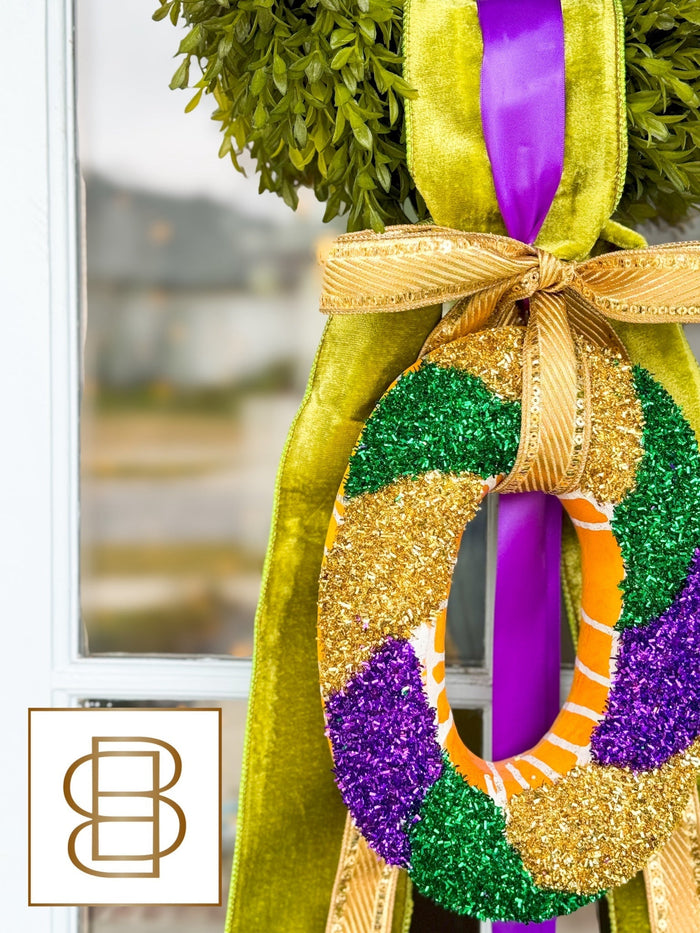 The King Cake Tea Leaf Wreath And Sash LARGE